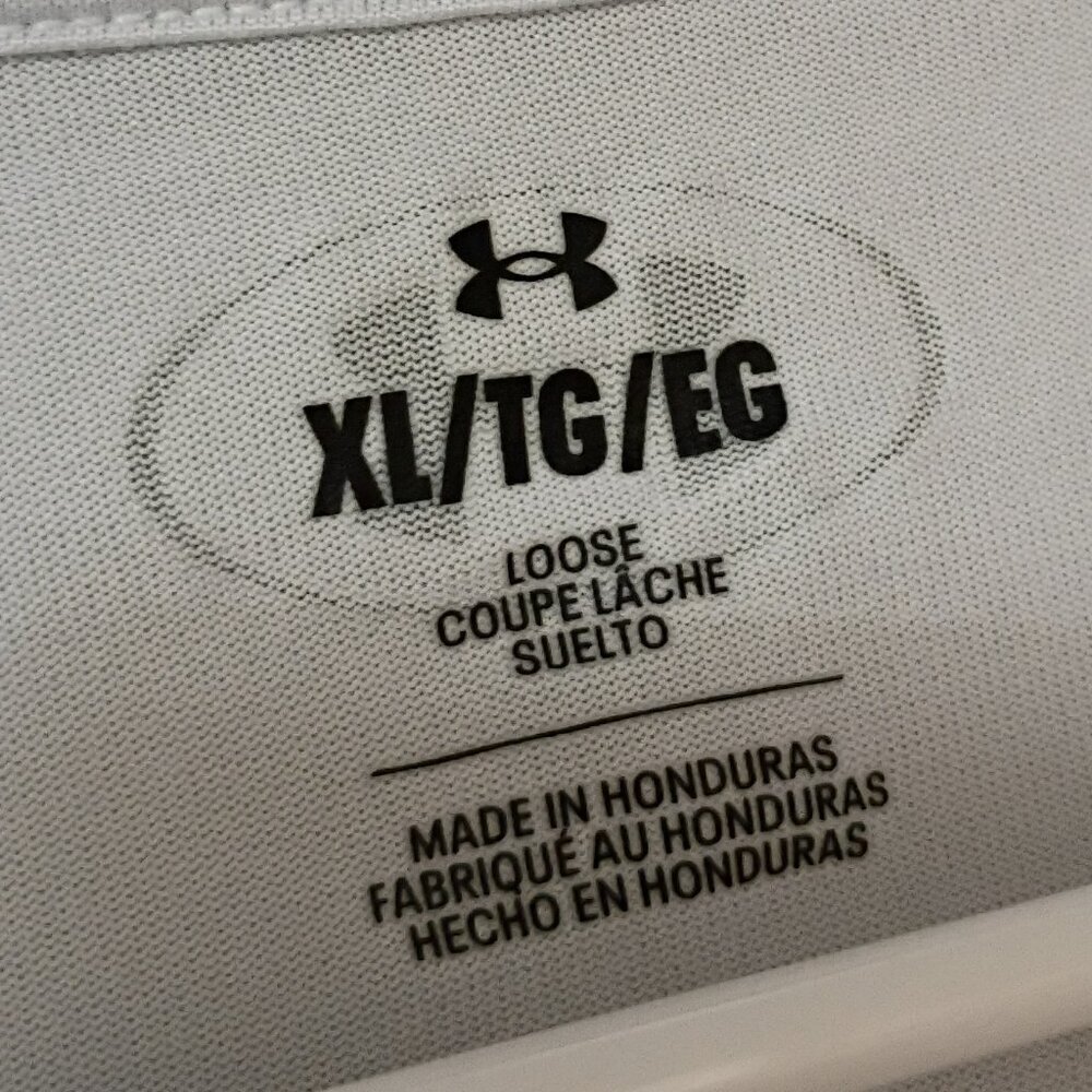 Under Armour v-neck T-shirt - Picture 2 of 5